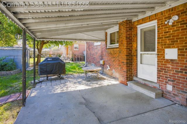 556 Henry Ruff Road, Garden City, MI 48135