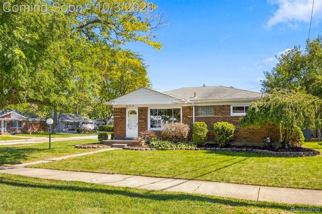 556 Henry Ruff Road, Garden City, MI 48135