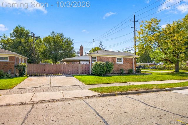 556 Henry Ruff Road, Garden City, MI 48135
