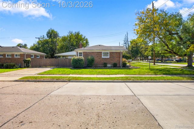 556 Henry Ruff Road, Garden City, MI 48135