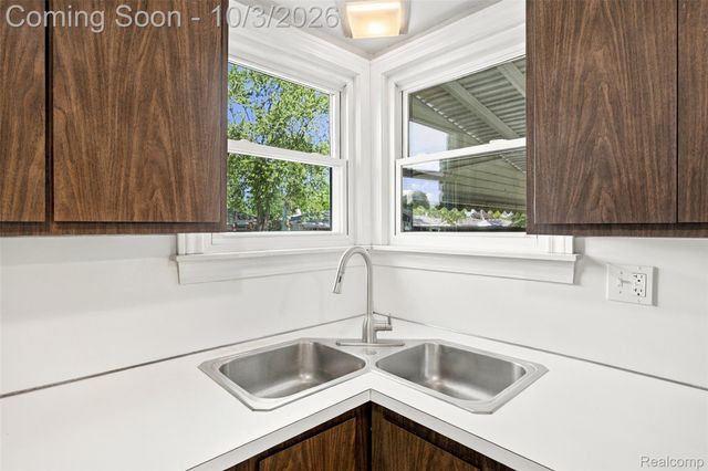 556 Henry Ruff Road, Garden City, MI 48135
