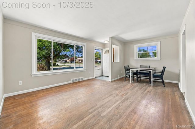 556 Henry Ruff Road, Garden City, MI 48135