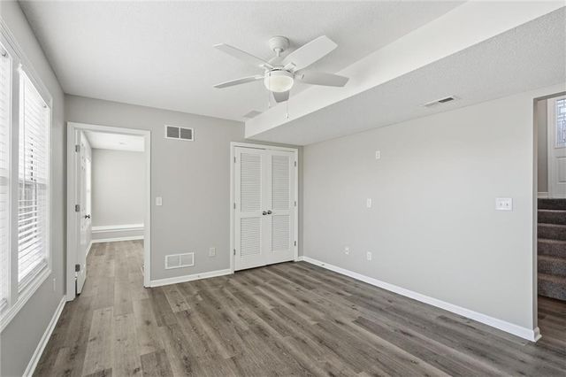 713 S Sunset Lane, Raymore, MO 64083