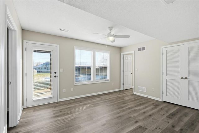 713 S Sunset Lane, Raymore, MO 64083