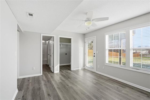 713 S Sunset Lane, Raymore, MO 64083