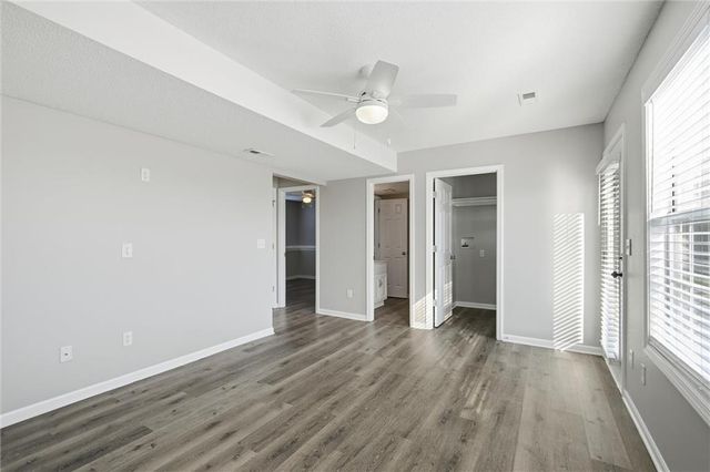 713 S Sunset Lane, Raymore, MO 64083