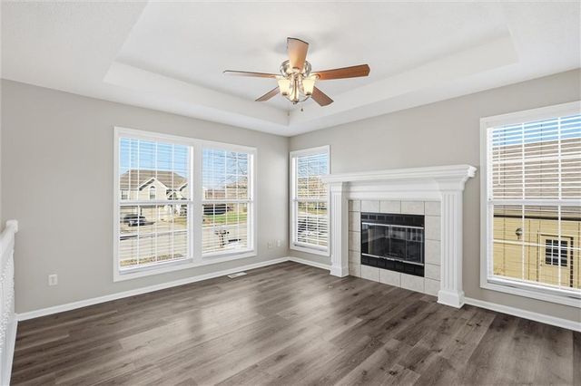 713 S Sunset Lane, Raymore, MO 64083