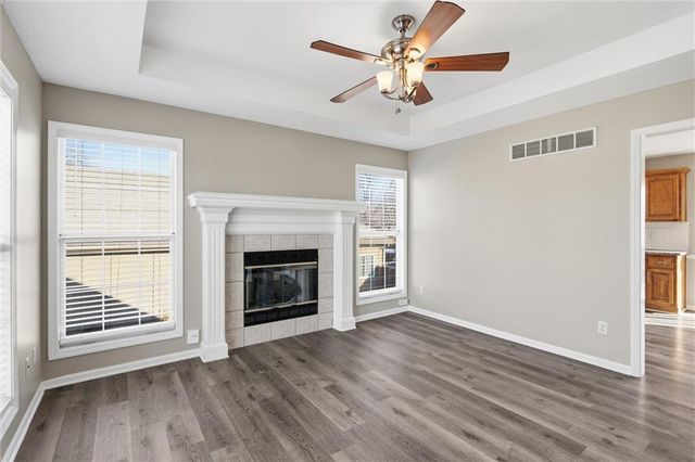 713 S Sunset Lane, Raymore, MO 64083