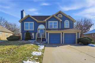 713 S Sunset Lane, Raymore, MO 64083
