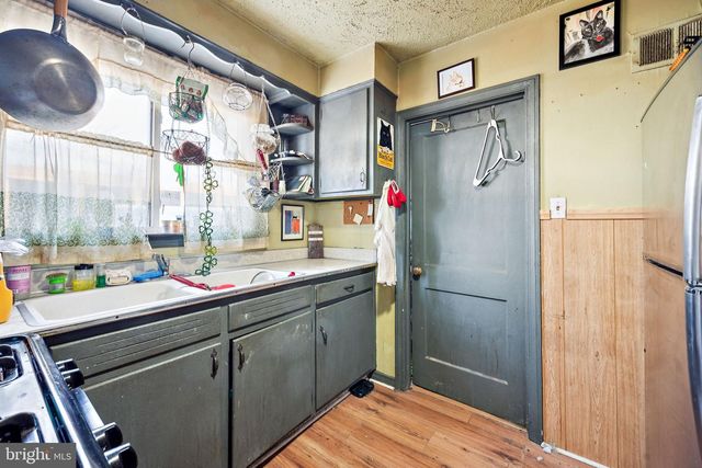 728 HAVERFORD AVE, Maple Shade, NJ 08052