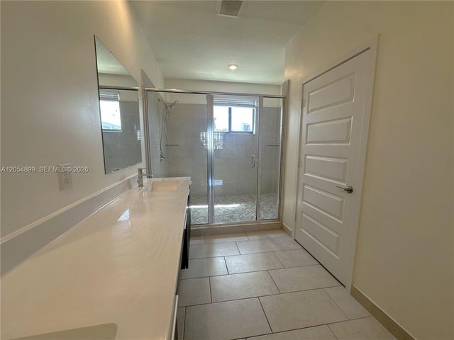 4713 NW 84th Court, Doral, FL 33166
