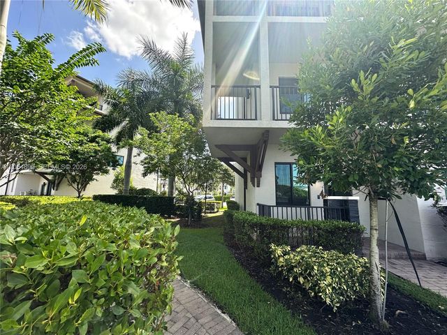 4713 NW 84th Court, Doral, FL 33166