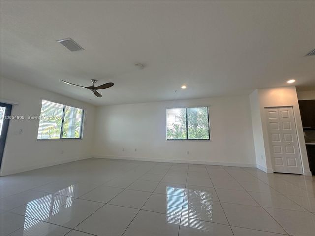 4713 NW 84th Court, Doral, FL 33166