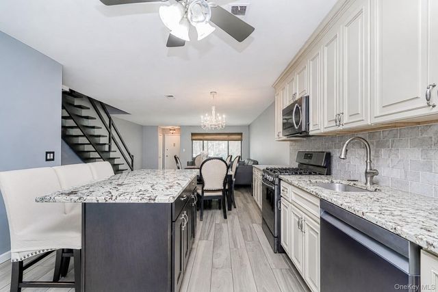 76 Belmar Drive W, Staten Island, NY 10314
