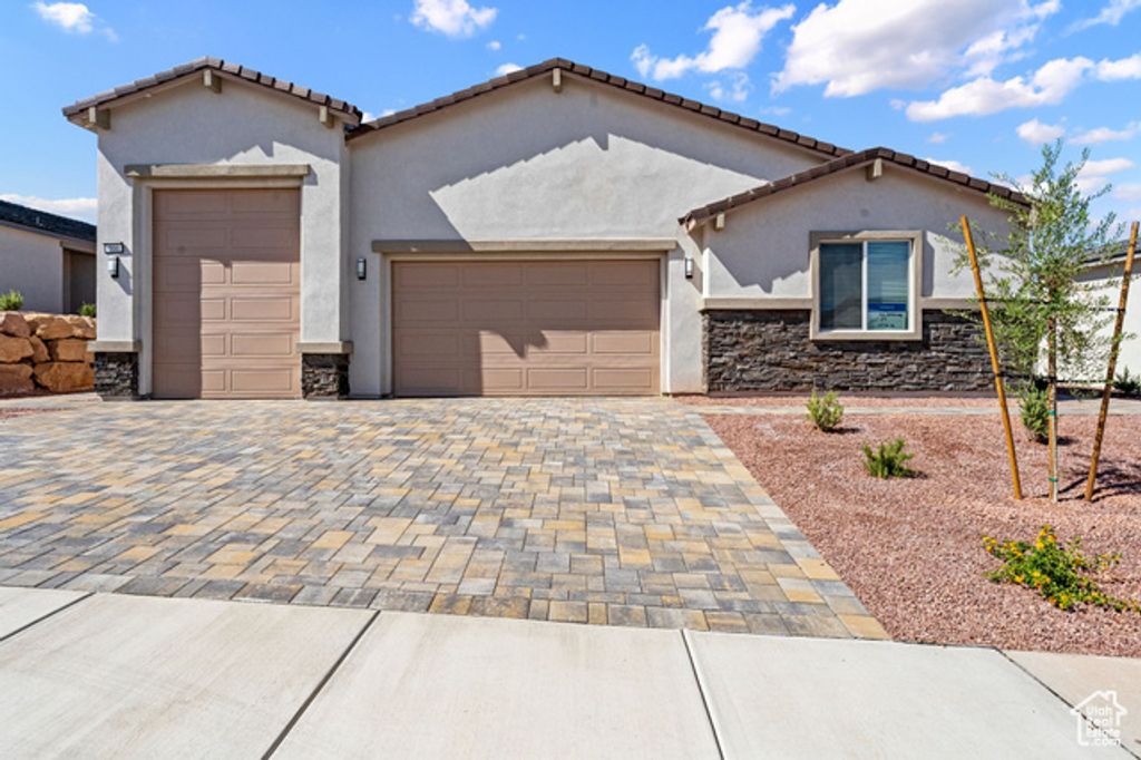 566 S CECITA WAY, St. George, UT 84770