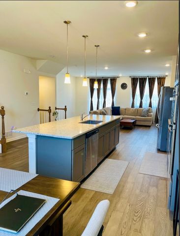 4165 Chelsea Manor Circle, Aurora, IL 60504
