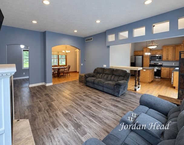 3160 Ripley Street NE, Belmont, MI 49306