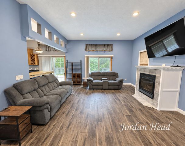 3160 Ripley Street NE, Belmont, MI 49306