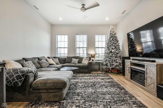 795 Templeton Drive, Carmel, IN 46032