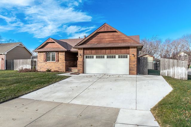 559 N Mark Allen, Wichita, KS 67212
