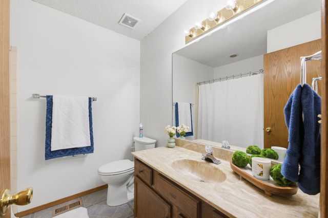 559 N Mark Allen, Wichita, KS 67212