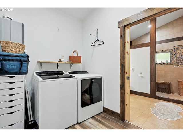 11 EDGEWATER Dr, Carson, WA 98610