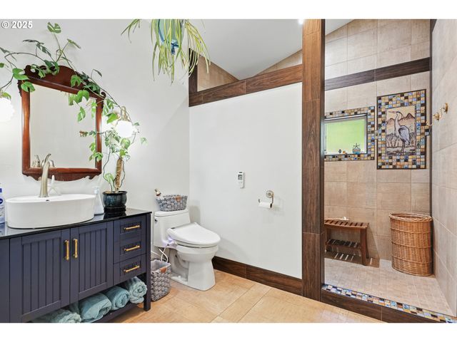 11 EDGEWATER Dr, Carson, WA 98610