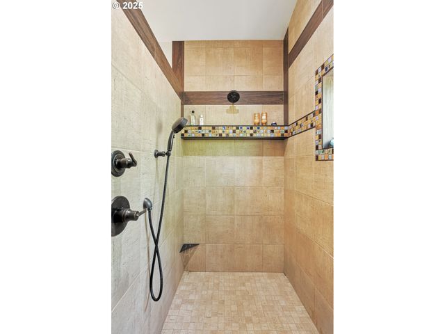 11 EDGEWATER Dr, Carson, WA 98610