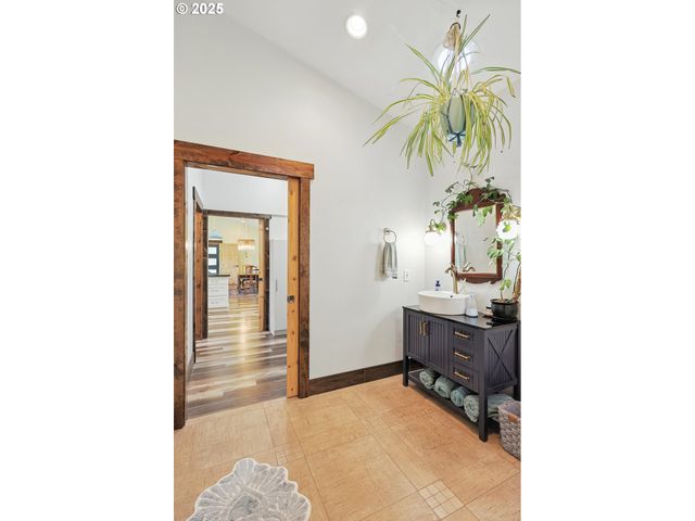 11 EDGEWATER Dr, Carson, WA 98610