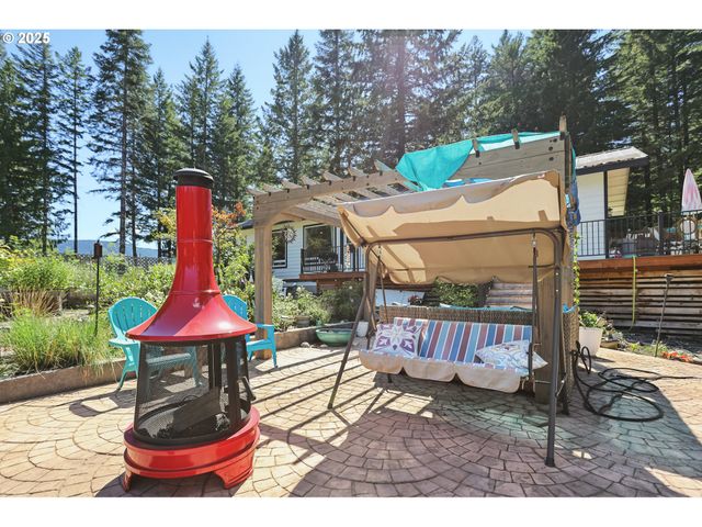 11 EDGEWATER Dr, Carson, WA 98610