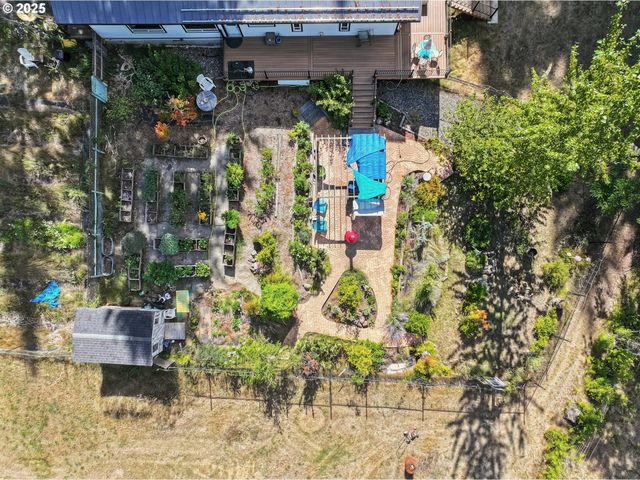 11 EDGEWATER Dr, Carson, WA 98610