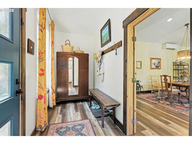 11 EDGEWATER Dr, Carson, WA 98610