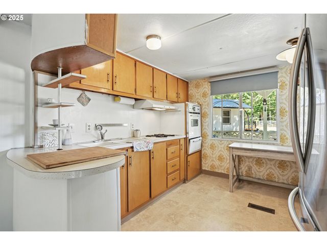 11 EDGEWATER Dr, Carson, WA 98610