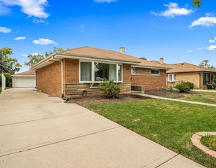 1128 Seymour Avenue, Des Plaines, IL 60016