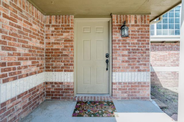 10850 W Dora Ct, Wichita, KS 67209