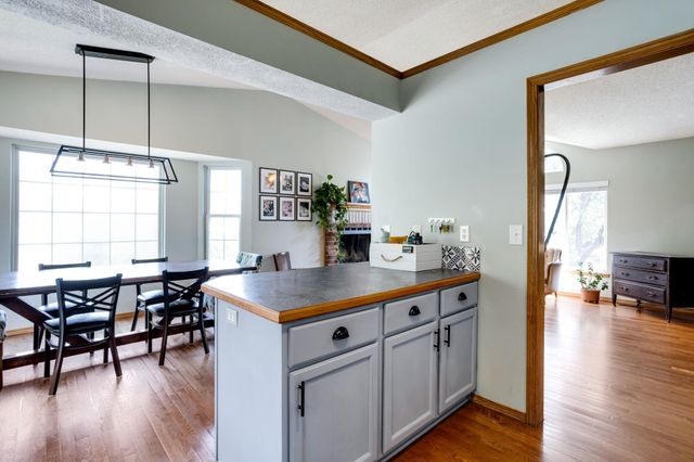 10850 W Dora Ct, Wichita, KS 67209