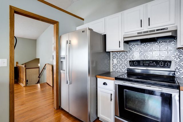 10850 W Dora Ct, Wichita, KS 67209