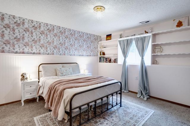 10850 W Dora Ct, Wichita, KS 67209