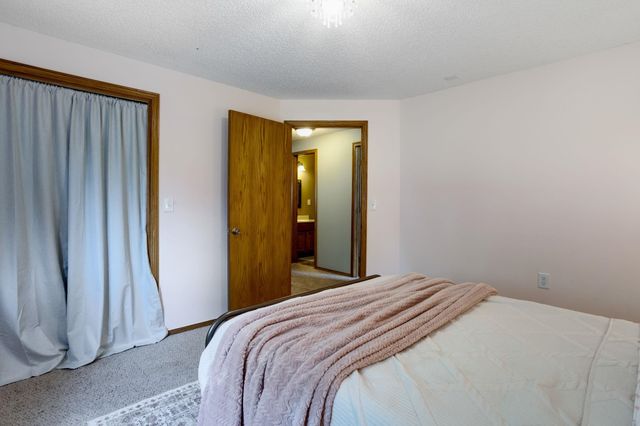 10850 W Dora Ct, Wichita, KS 67209