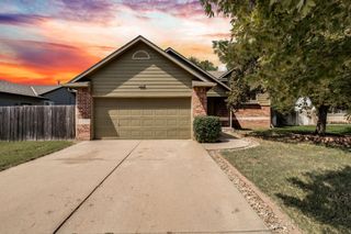 10850 W Dora Ct, Wichita, KS 67209