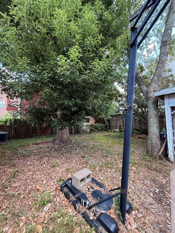 1523 Nevada Street, Houston, TX 77006