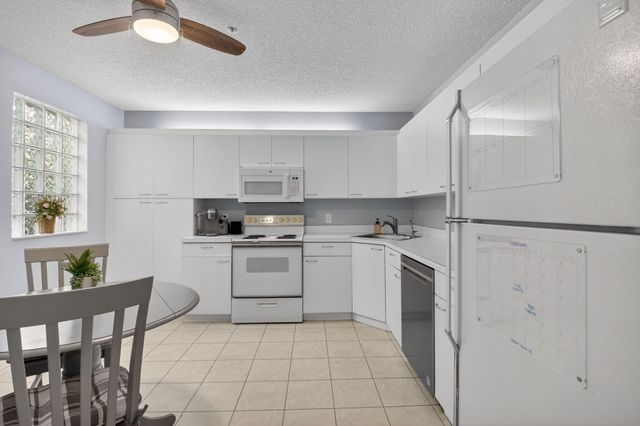 5155 Europa Drive M, Boynton Beach, FL 33437