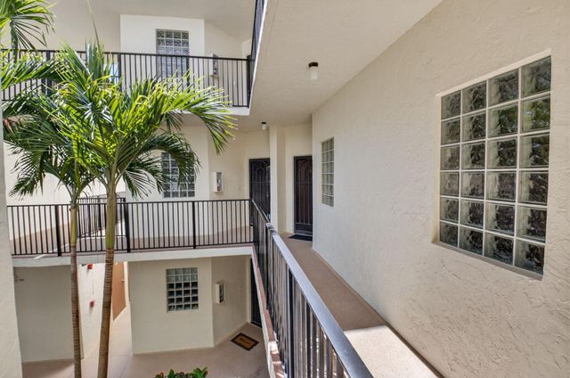 5155 Europa Drive M, Boynton Beach, FL 33437