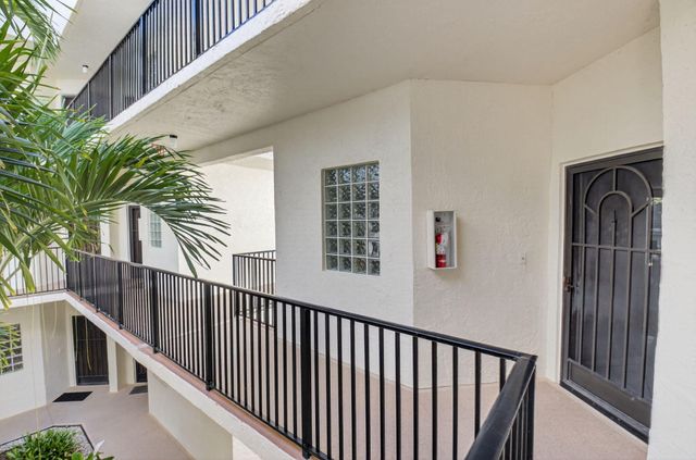 5155 Europa Drive M, Boynton Beach, FL 33437