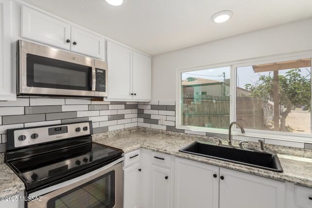 2429 E Cameron Vista, Tucson, AZ 85713