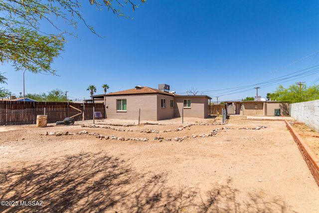 2429 E Cameron Vista, Tucson, AZ 85713