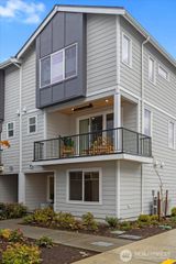 13730 Manor Way #F1, Lynnwood, WA 98087
