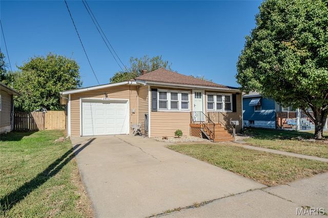 2833 Palmer Avenue, Granite City, IL 62040