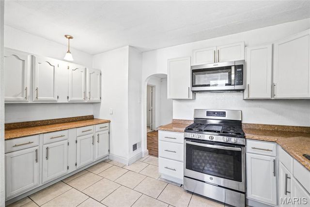 2833 Palmer Avenue, Granite City, IL 62040