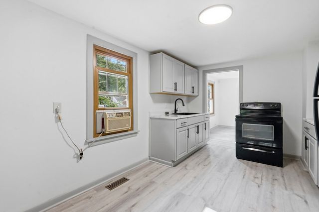 85 Silas St, Springfield, MA 01109